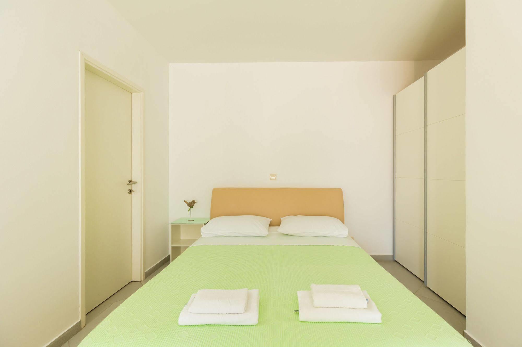 Mandy Apartment